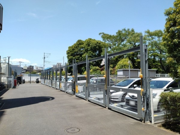 藤沢市辻堂新町、マンションの駐車場画像です