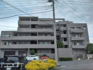 藤沢市片瀬、マンションの外観画像です