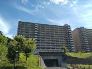 藤沢市川名、マンションの外観画像です
