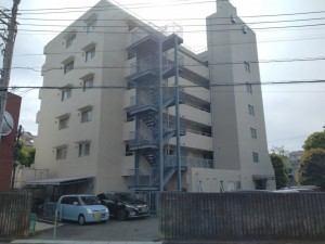 藤沢市藤沢、マンションの外観画像です