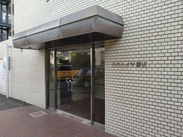 藤沢市藤沢、マンションのエントランス画像です