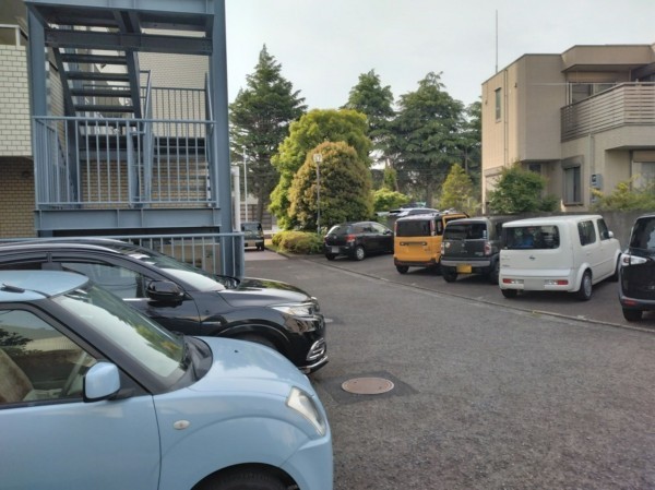 藤沢市藤沢、マンションの駐車場画像です