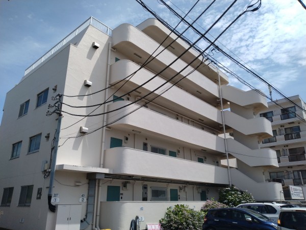 藤沢市鵠沼海岸、マンションの外観画像です