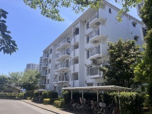 藤沢市辻堂新町、マンションの外観画像です