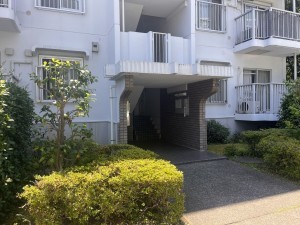 藤沢市辻堂新町、マンションのエントランス画像です
