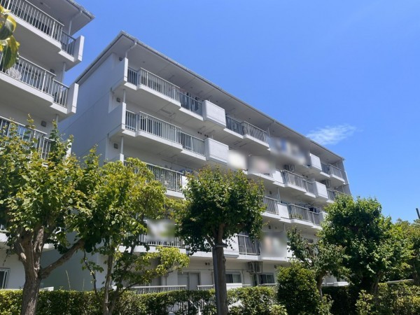 藤沢市辻堂新町、マンションの外観画像です