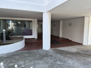 藤沢市片瀬海岸、マンションのエントランス画像です