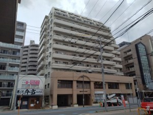藤沢市藤沢、マンションの外観画像です