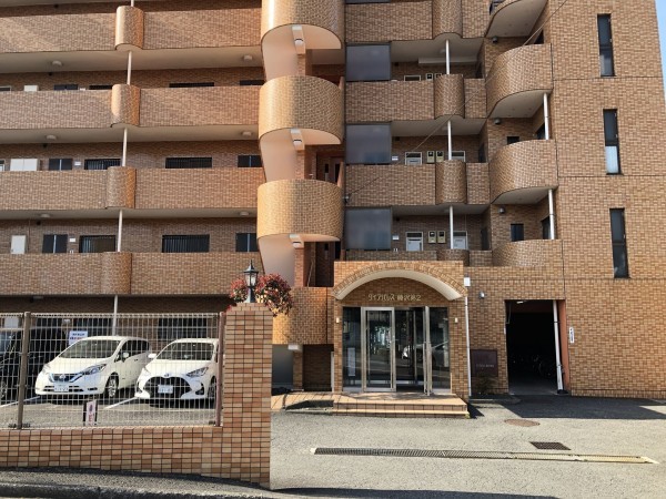 藤沢市藤沢、マンションの画像です