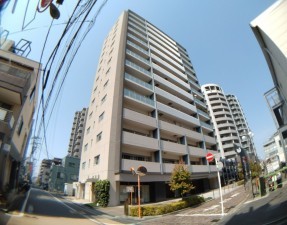 藤沢市藤沢、マンションの外観画像です