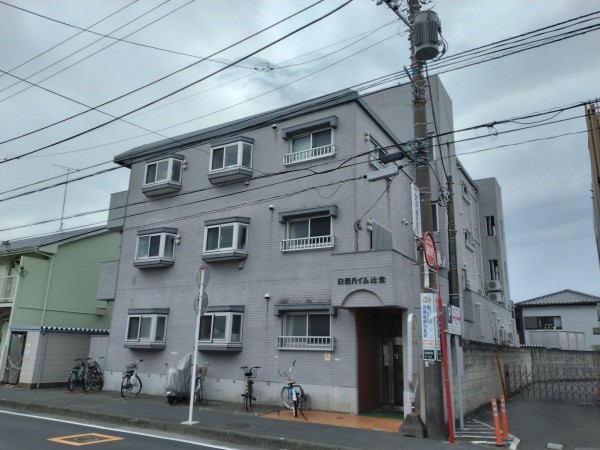 藤沢市辻堂新町、マンションの外観画像です