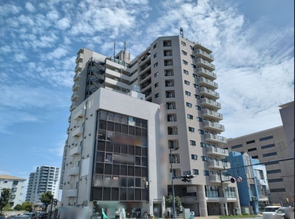 藤沢市辻堂新町、マンションの外観画像です