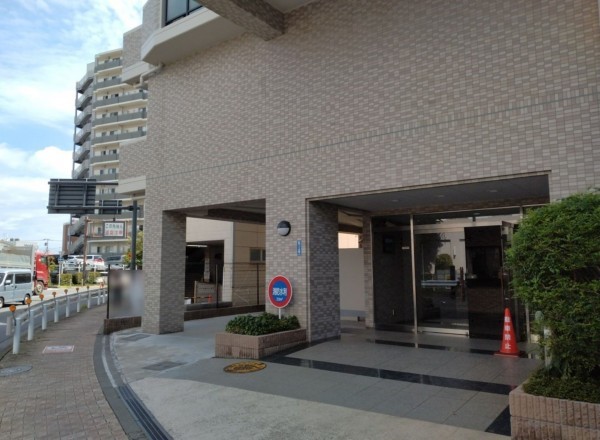 藤沢市辻堂新町、マンションのエントランス画像です