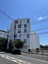 藤沢市片瀬海岸、マンションの外観画像です