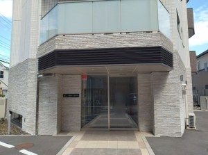 藤沢市藤沢、マンションのエントランス画像です