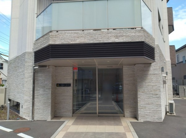 藤沢市藤沢、マンションのエントランス画像です