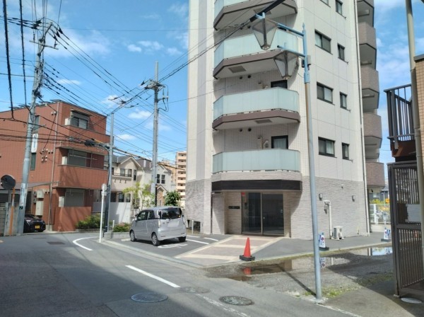 藤沢市藤沢、マンションのエントランス画像です