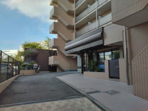 藤沢市藤沢、マンションのエントランス画像です