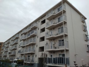藤沢市辻堂元町、マンションの外観画像です