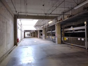 藤沢市川名、マンションの駐車場画像です
