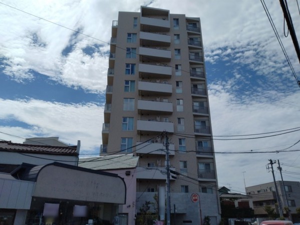 藤沢市片瀬、マンションの外観画像です