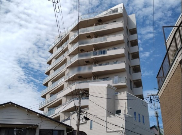 藤沢市片瀬、マンションの外観画像です