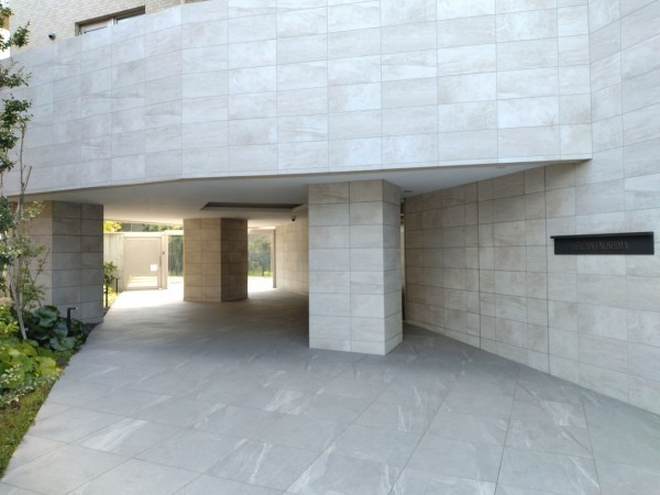 藤沢市片瀬、マンションのエントランス画像です