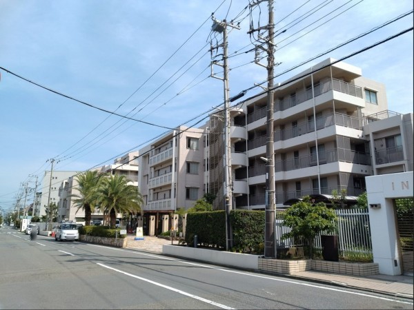 藤沢市鵠沼海岸、マンションの外観画像です