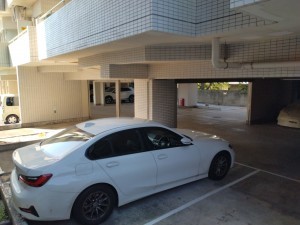 藤沢市片瀬、マンションの駐車場画像です