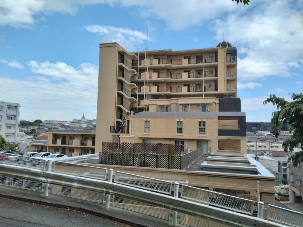 藤沢市大鋸、マンションの外観画像です