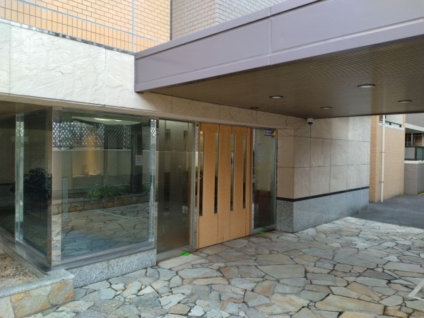 藤沢市大鋸、マンションのエントランス画像です