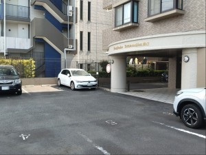 藤沢市片瀬海岸、マンションの駐車場画像です