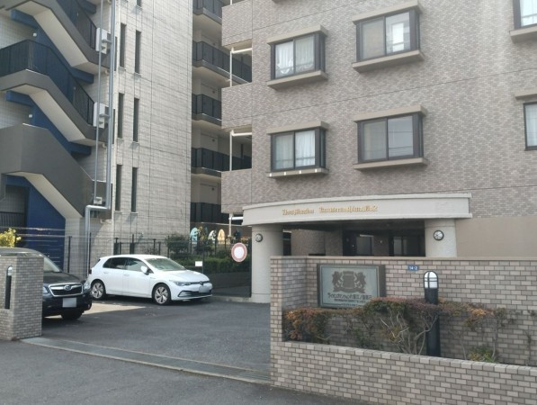 藤沢市片瀬海岸、マンションのエントランス画像です