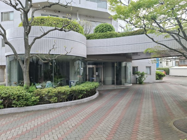 藤沢市片瀬海岸、マンションのエントランス画像です
