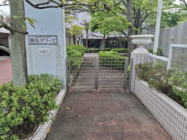 藤沢市片瀬海岸、マンションのエントランス画像です