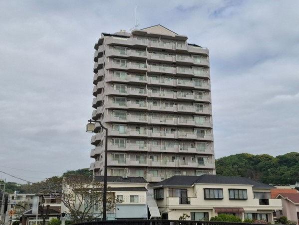 藤沢市片瀬海岸、マンションの外観画像です