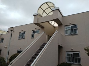 藤沢市鵠沼海岸、マンションのエントランス画像です