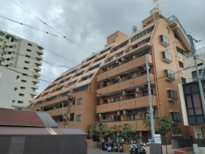 藤沢市藤沢、マンションの外観画像です