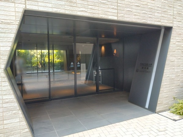 藤沢市鵠沼橘、マンションのエントランス画像です