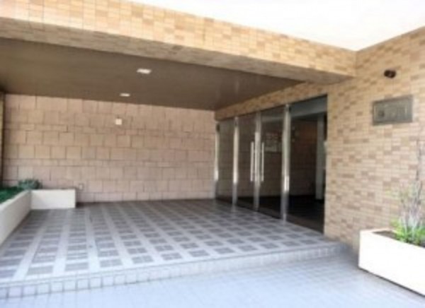 藤沢市藤が岡、マンションの画像です