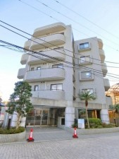 藤沢市片瀬海岸、マンションの外観画像です
