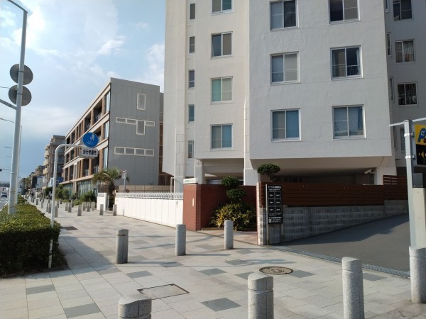 藤沢市片瀬海岸、マンションのエントランス画像です