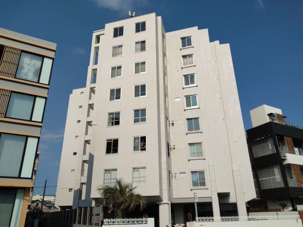 藤沢市片瀬海岸、マンションの外観画像です