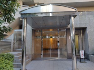 藤沢市南藤沢、マンションのエントランス画像です
