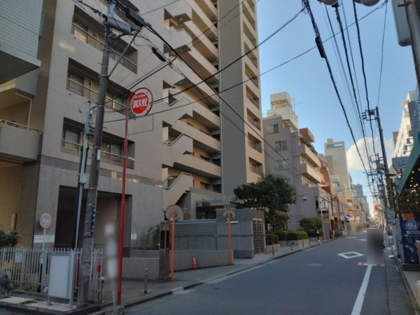 藤沢市南藤沢、マンションの前面道路を含む現地写真画像です
