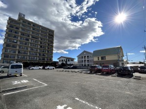 前橋市元総社町、マンションの駐車場画像です