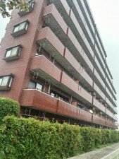 前橋市三河町、マンションの外観画像です