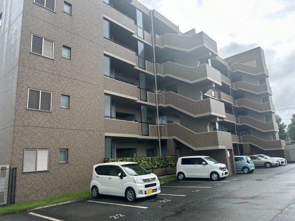 前橋市天川原町、マンションの外観画像です