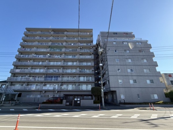 前橋市問屋町、マンションの外観画像です