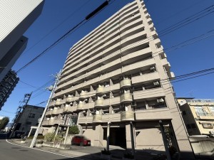 前橋市住吉町、マンションの外観画像です